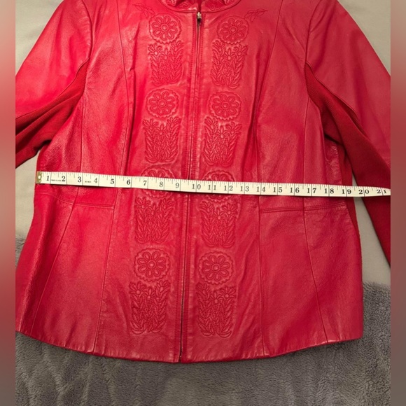 Red leather jacket embroidered - Picture 9 of 10